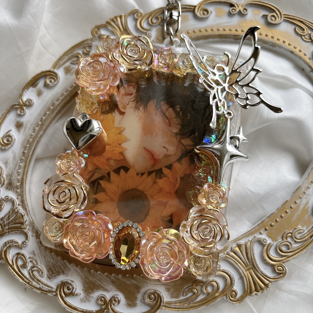 硬質ケース トレカケースデコ オレンジ ゴシック 蝶 キーホルダー