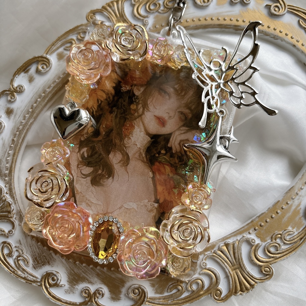 硬質ケース トレカケースデコ オレンジ ゴシック 蝶 キーホルダー