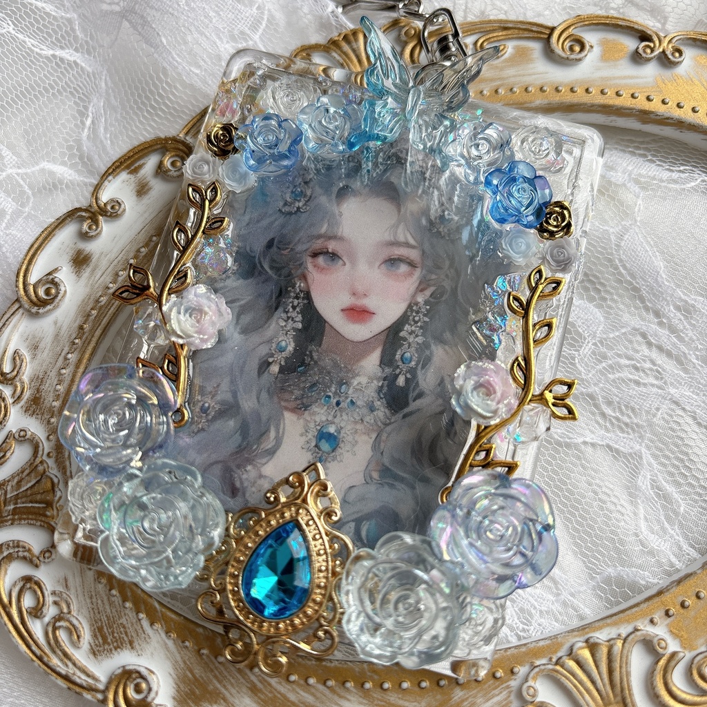 硬質ケース トレカケースデコ ゴシック 水色 キーホルダー 青 蝶