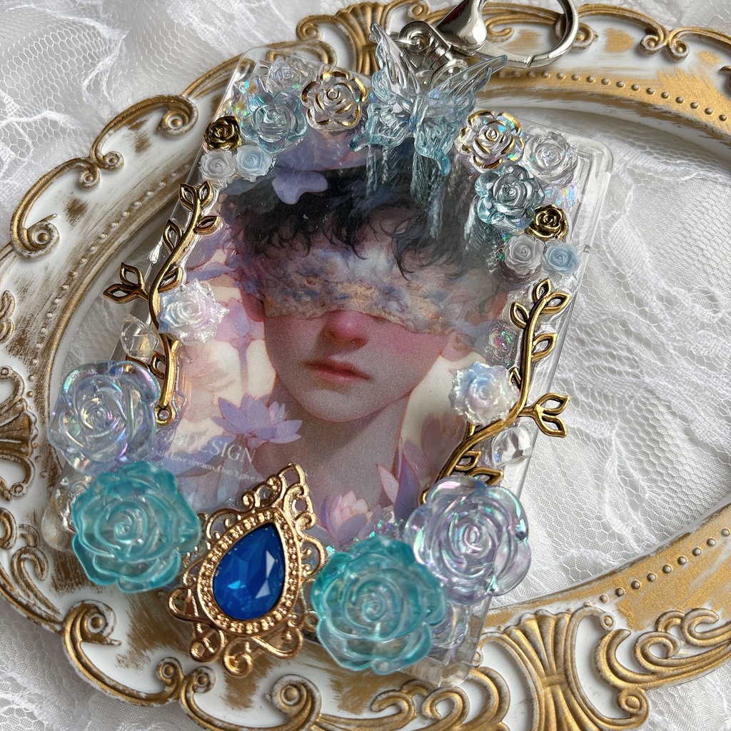 トレカケースデコ 硬質ケース 青 水色 ゴシック キーホルダー