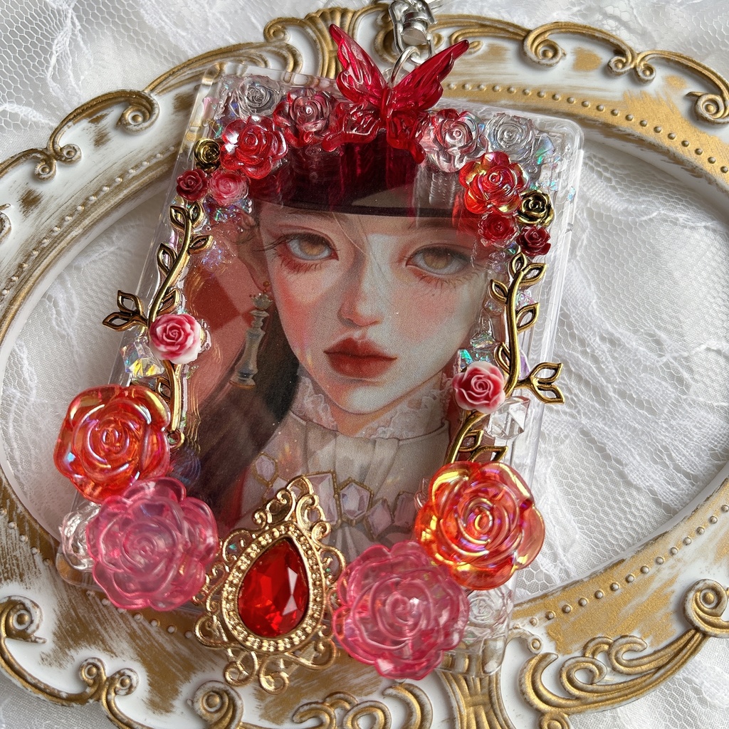 トレカケースデコ 硬質ケース ゴシック 赤 春 キーホルダー