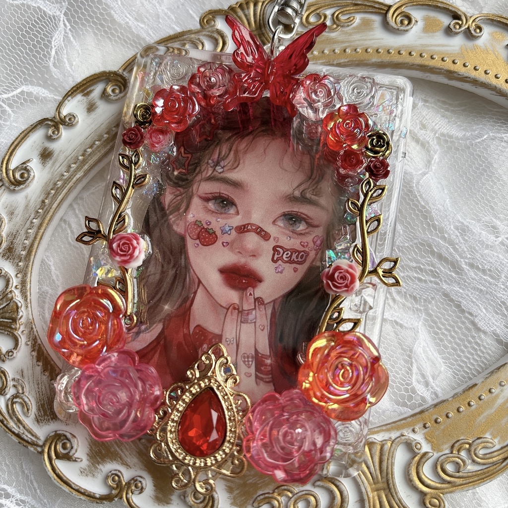 トレカケースデコ 硬質ケース ゴシック 赤 春 キーホルダー