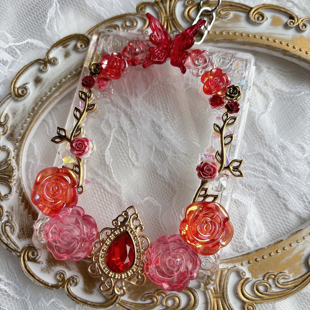 トレカケースデコ 硬質ケース ゴシック 赤 春 キーホルダー