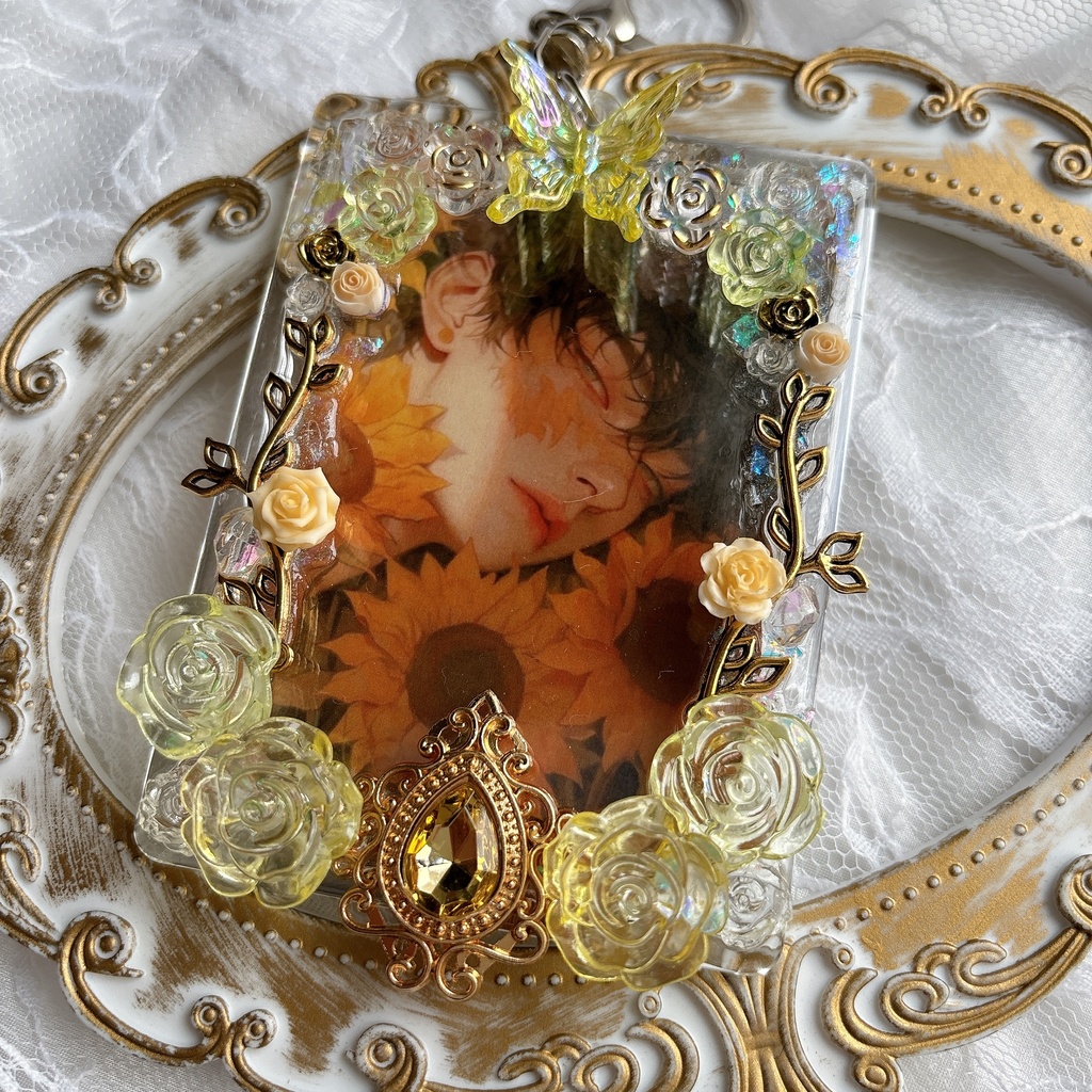 トレカケースデコ 硬質ケース ゴシック 黄色 春 花 キーホルダー