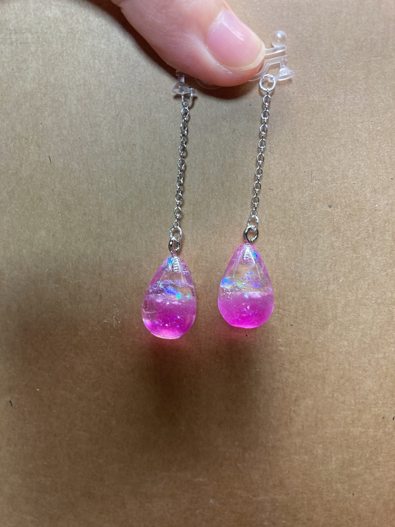 雫型イヤリング