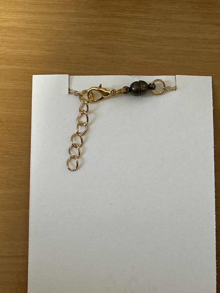 ささやかなドールネックレス