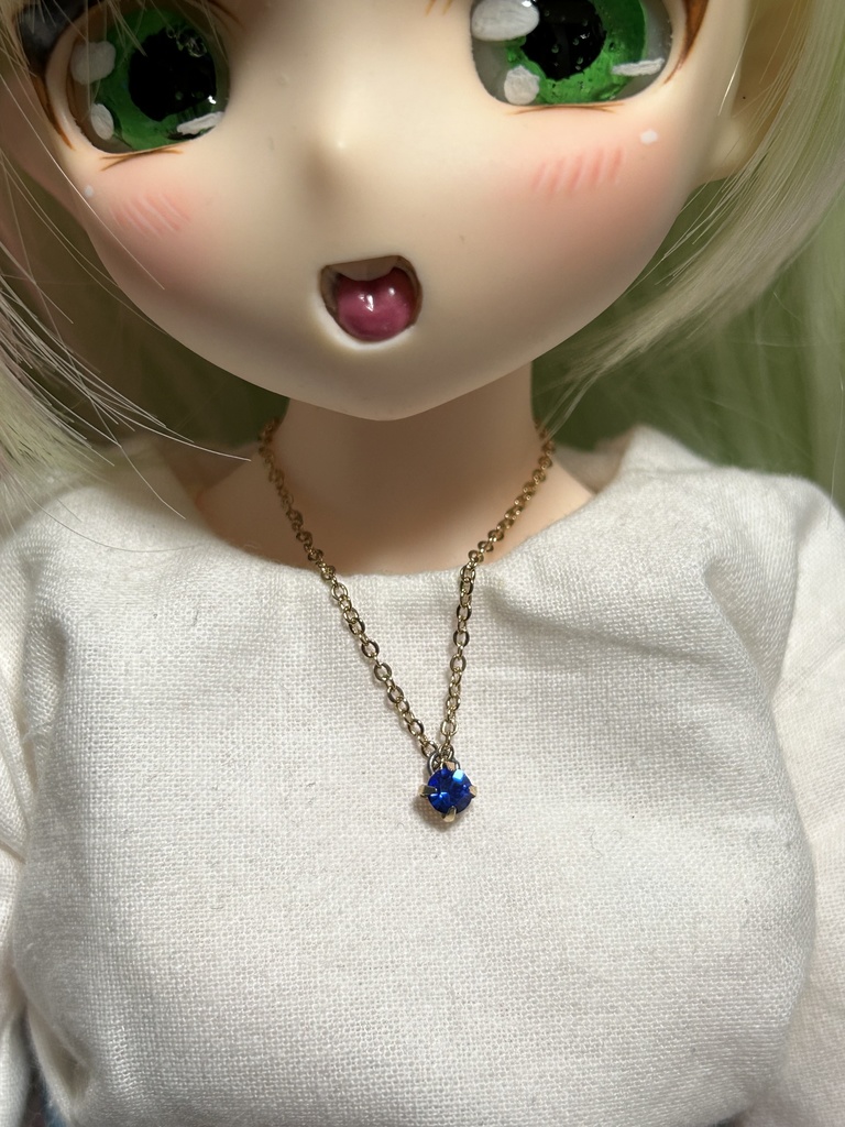 ささやかなドールネックレス