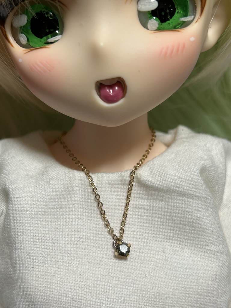 ささやかなドールネックレス