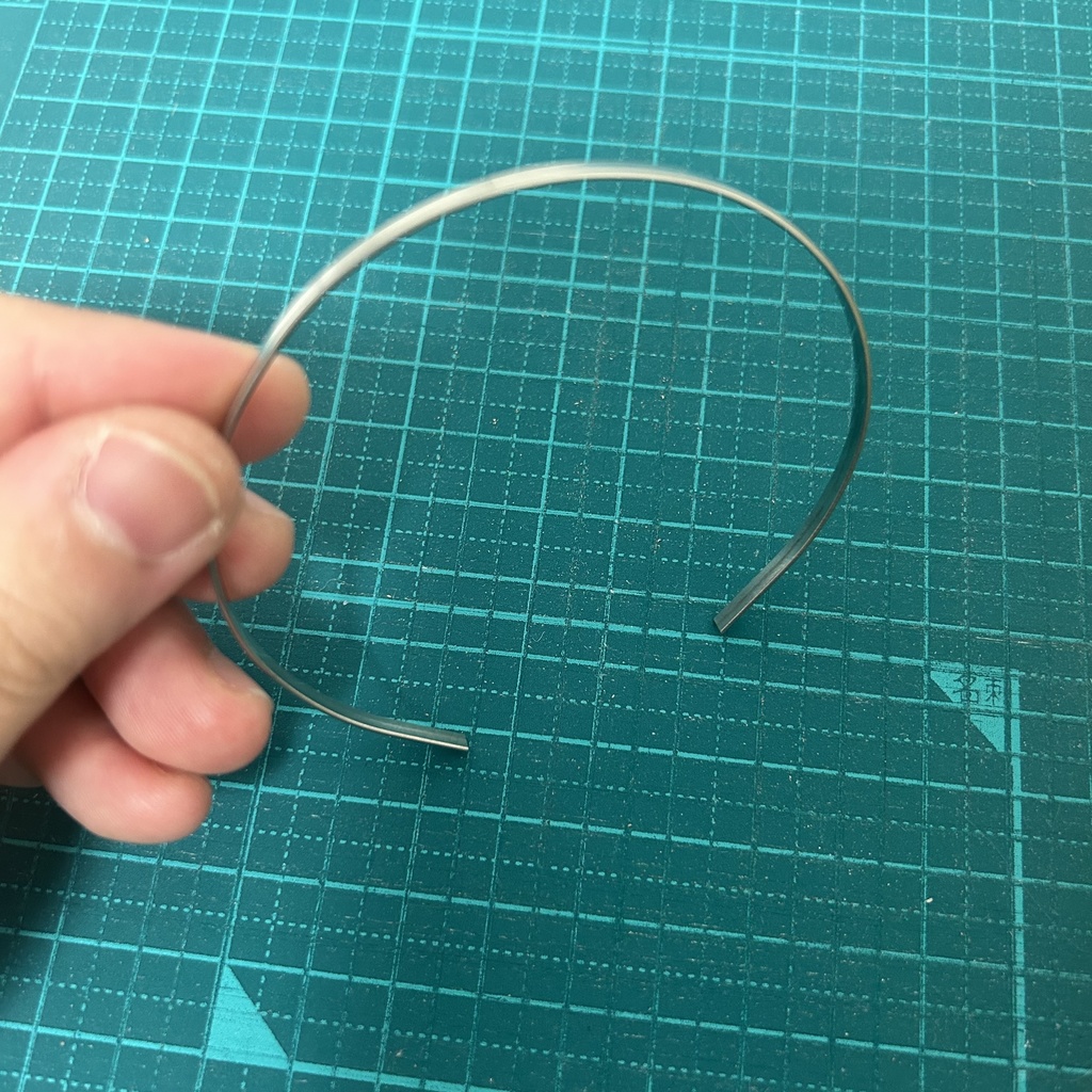 カチューシャ土台