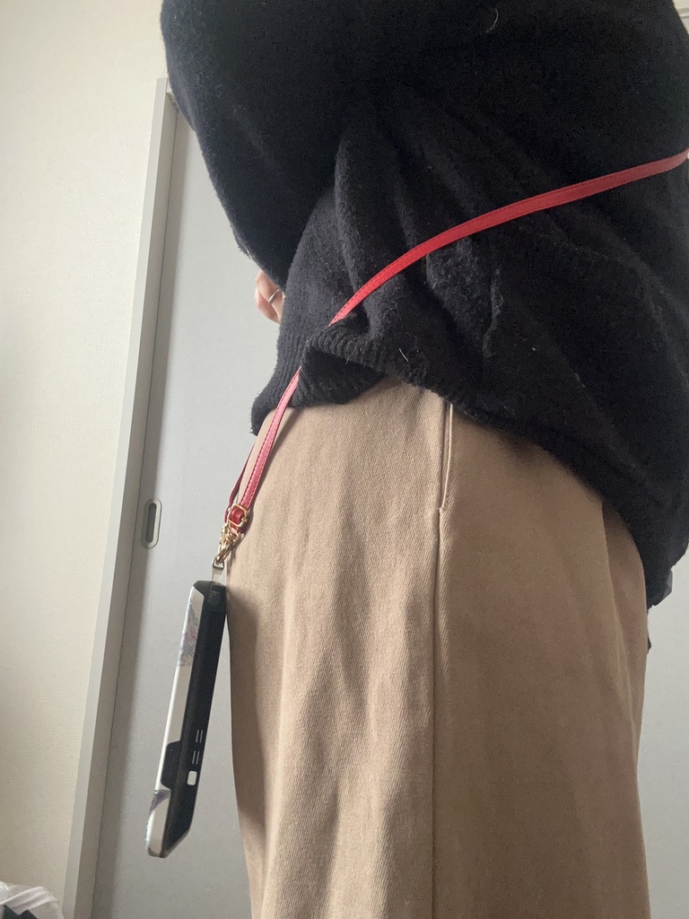 長いスマホストラップ