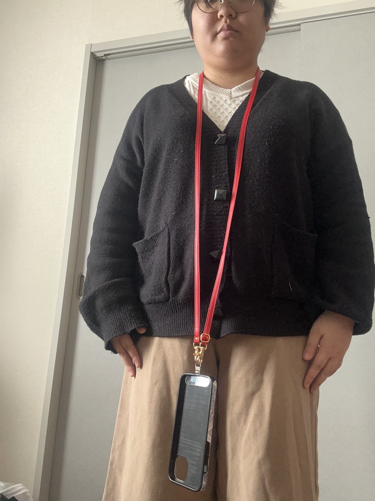 長いスマホストラップ