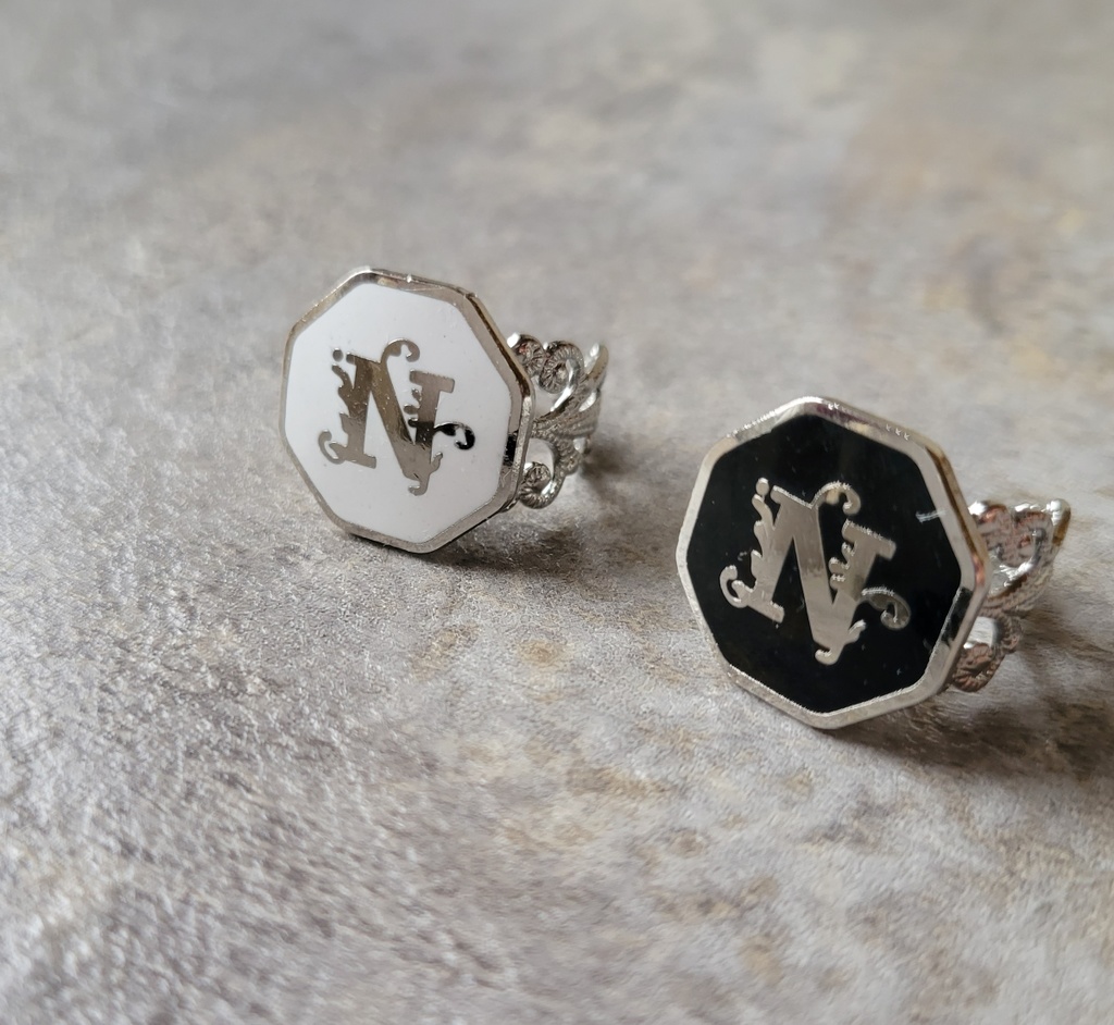 白の書／黒の書　リング