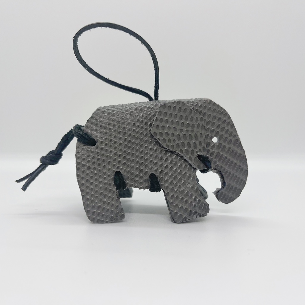 灰色ぞうさんのチャーム