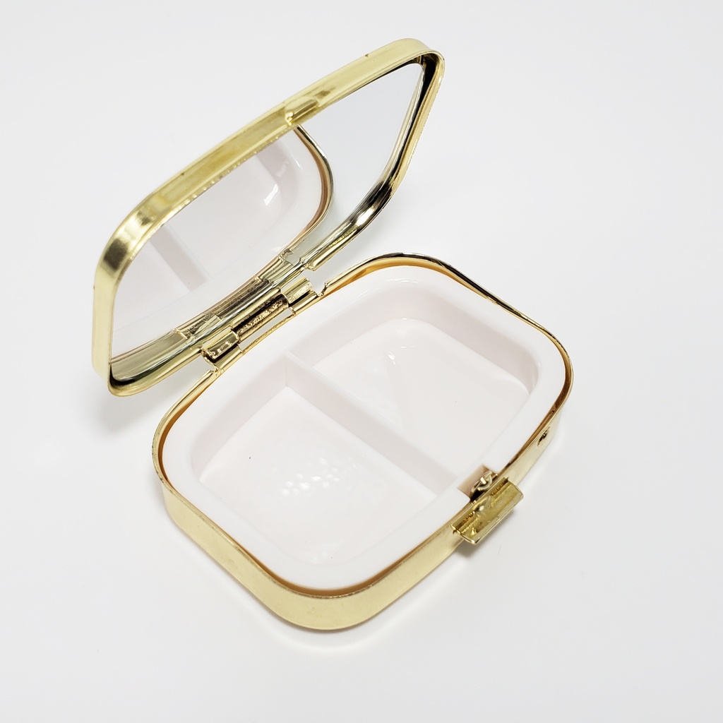 【残り1点】「美少女戦士セーラームーン」月の光は愛のメッセージ…レターイメージなデザインのピルケース