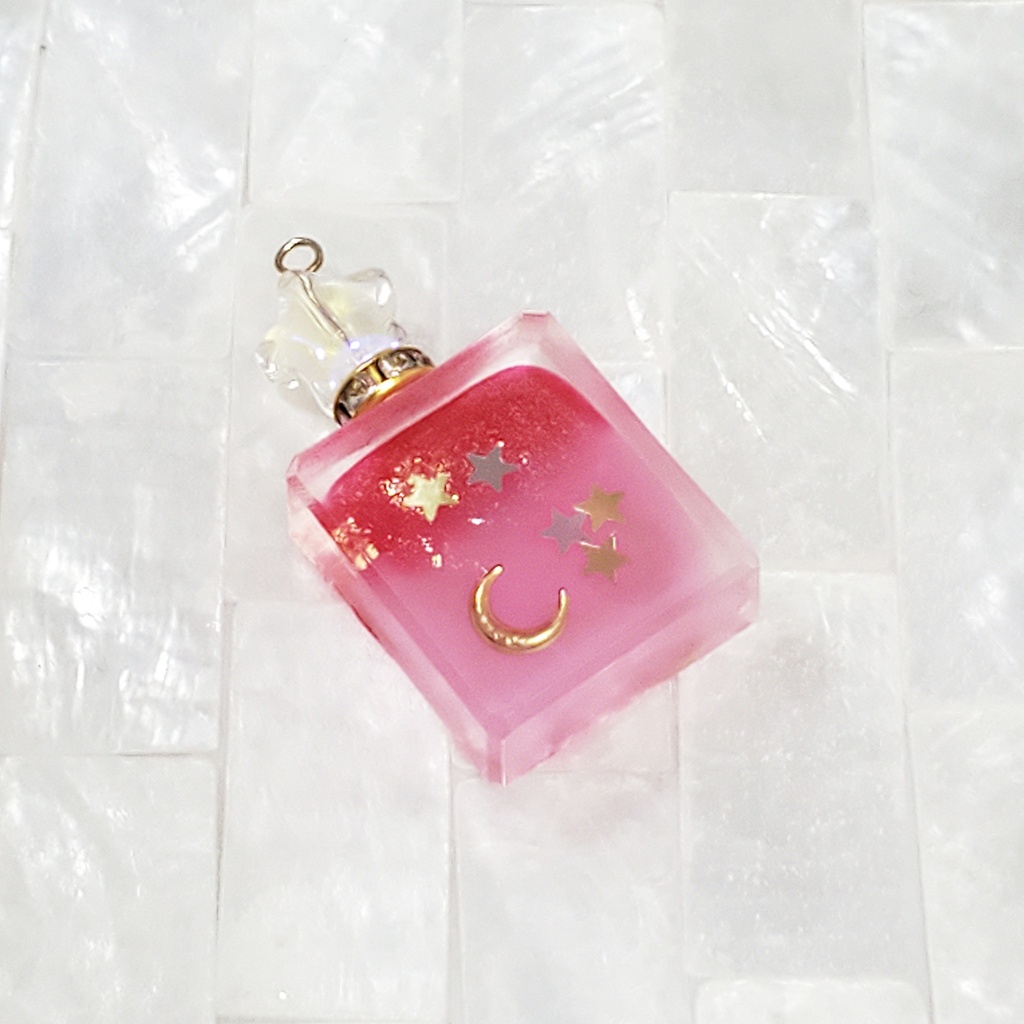 「美少女戦士セーラームーン」星の詰まったパフュームボトル:セーラーちびムーンVer