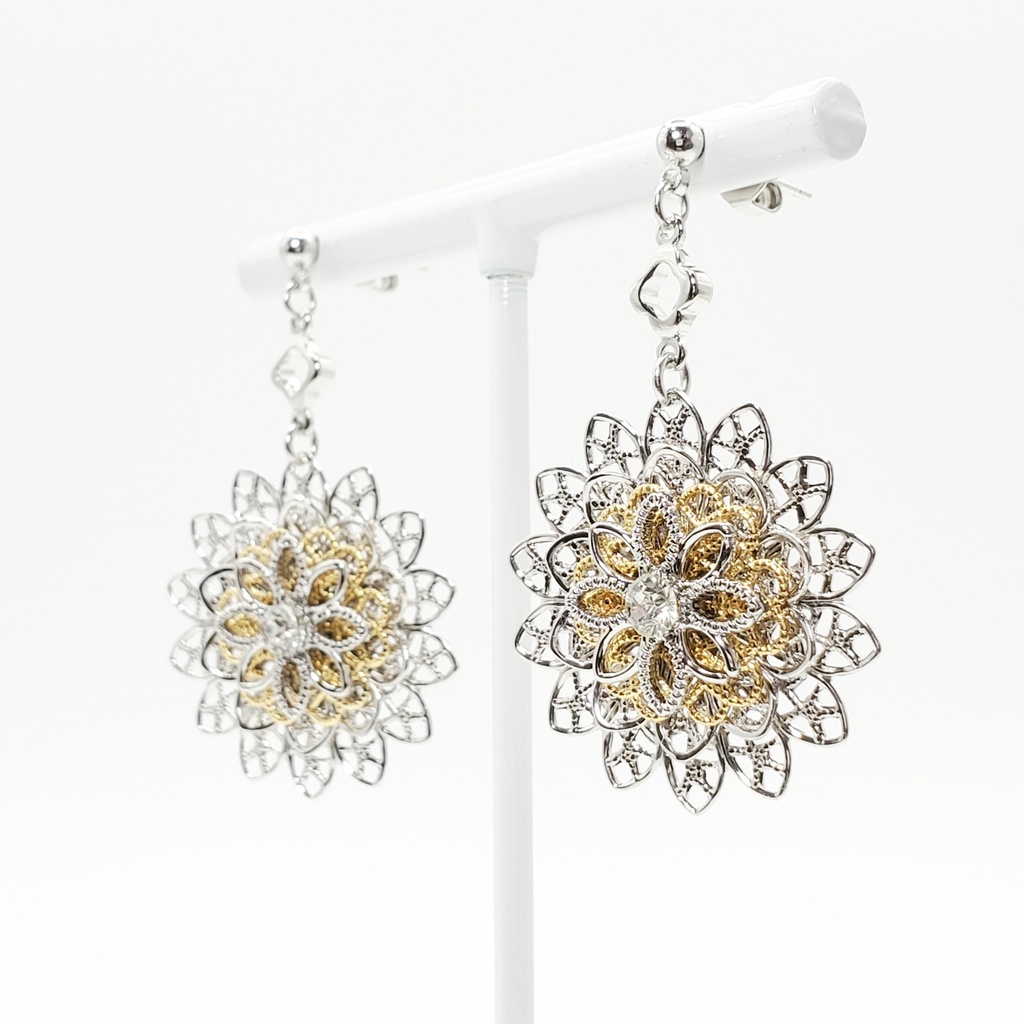 【12月末頒布終了】「美少女戦士セーラームーン」銀水晶の耳飾り