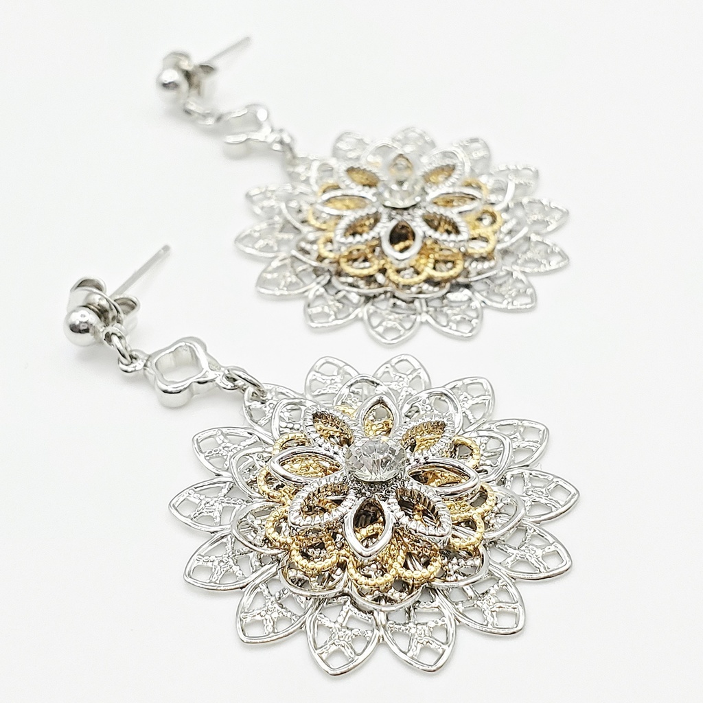 【12月末頒布終了】「美少女戦士セーラームーン」銀水晶の耳飾り