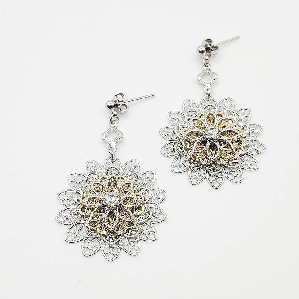 【12月末頒布終了】「美少女戦士セーラームーン」銀水晶の耳飾り