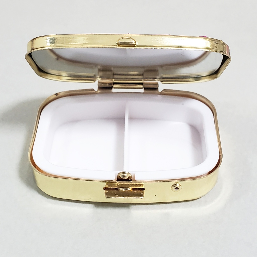 「美少女戦士セーラームーン」大人レディのおふとんうさぎピルケース