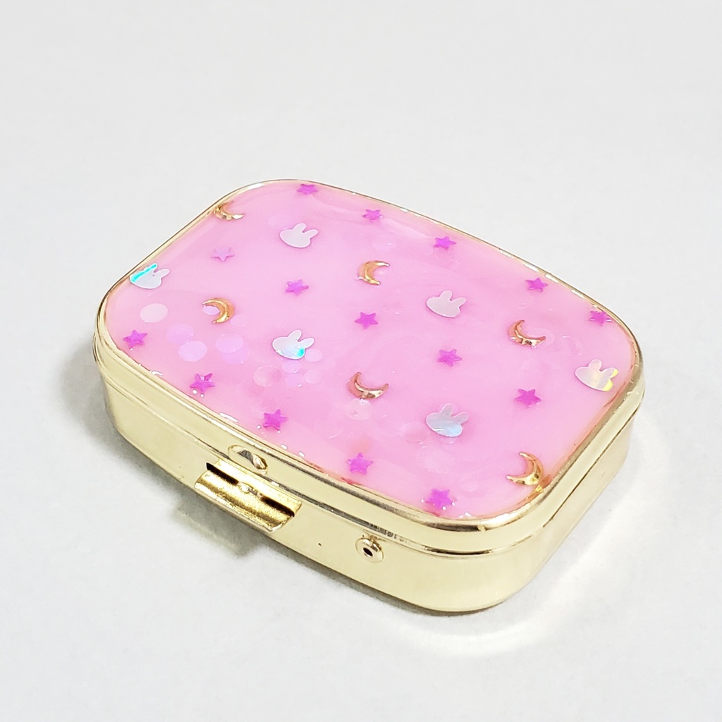 「美少女戦士セーラームーン」大人レディのおふとんうさぎピルケース