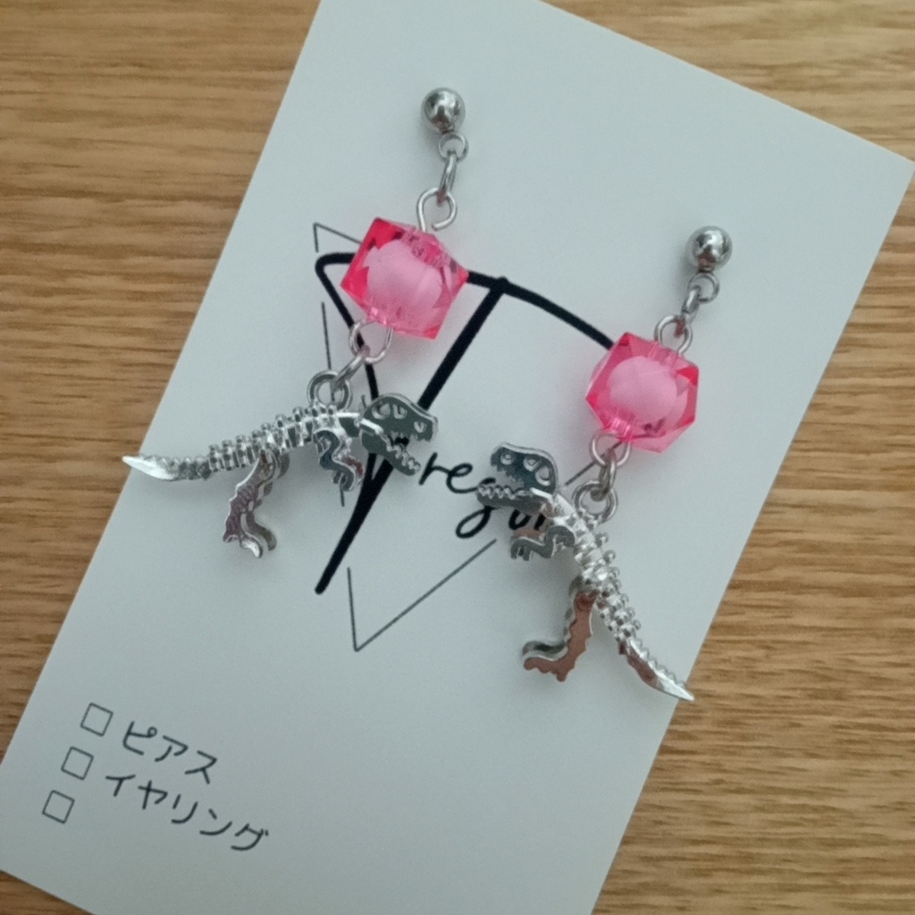 赤城ウェン イメージピアス、イヤリング