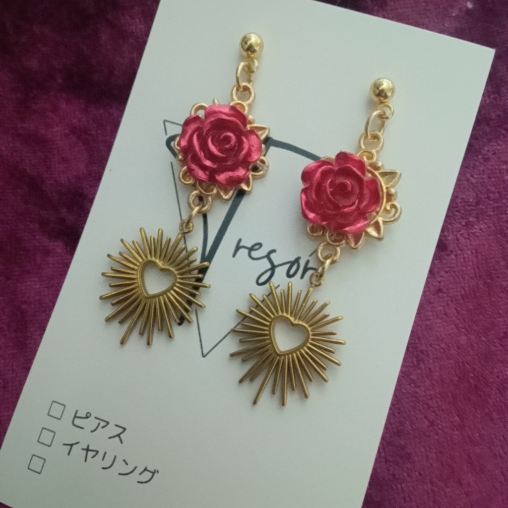 ローレン・イロアス イメージピアス、イヤリング