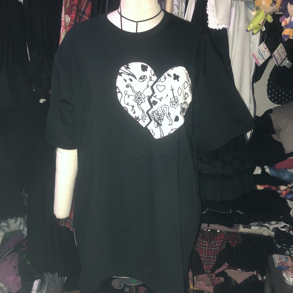 愛が足りないTシャツ【BLACK】