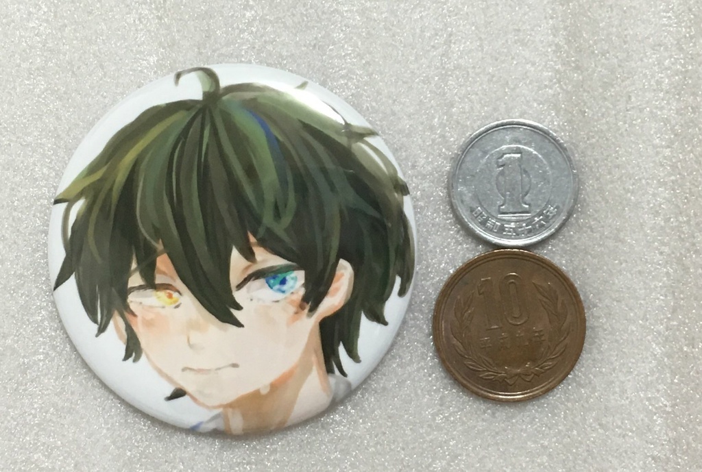 影片みか缶バッジ