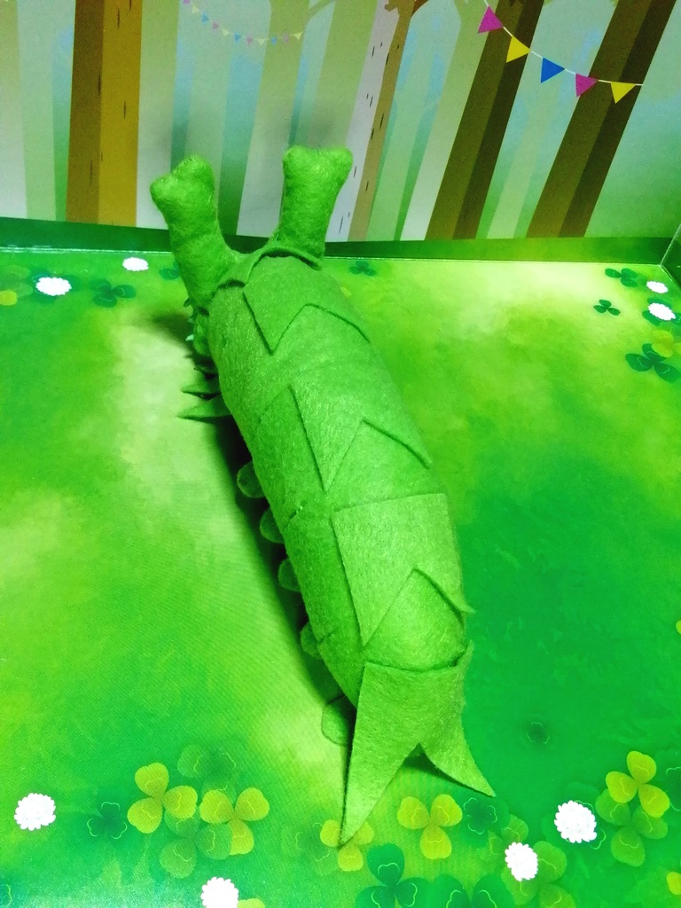 オオムラサキの幼虫ぬいぐるみ【送料込】 イモムシ いもむし