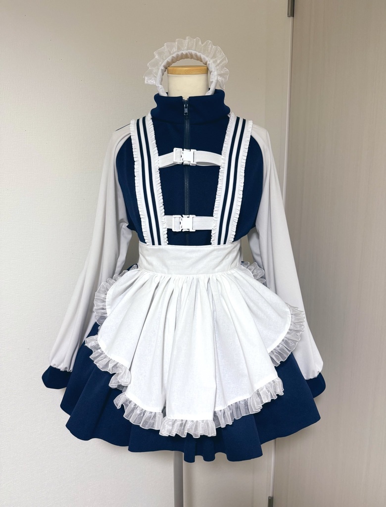 紺色ジャージメイド服