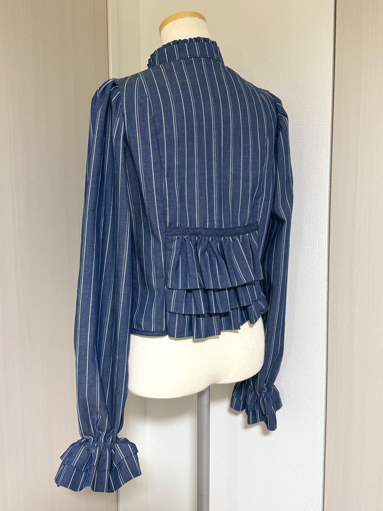 ストライプフリルシャツ