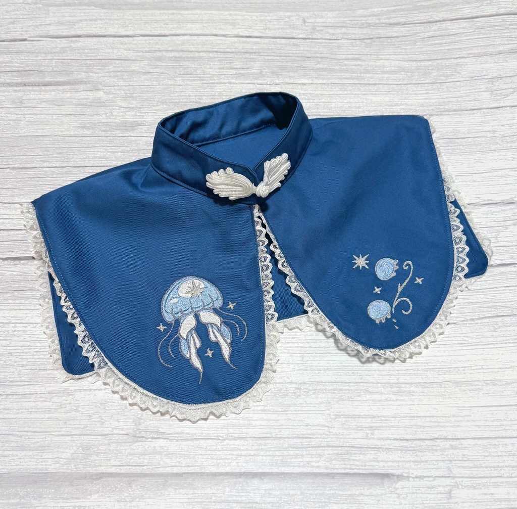 クラゲの刺繍入り付け襟