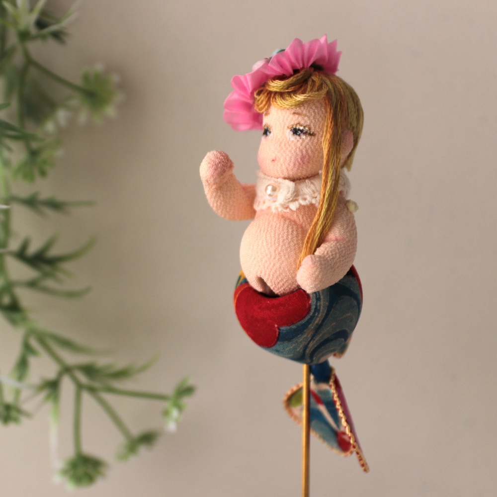 金魚人魚「流水に華」古布ちりめん貼り・創作人形