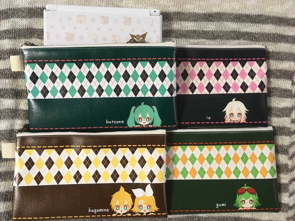 【ボカロ平ポーチ全４種】