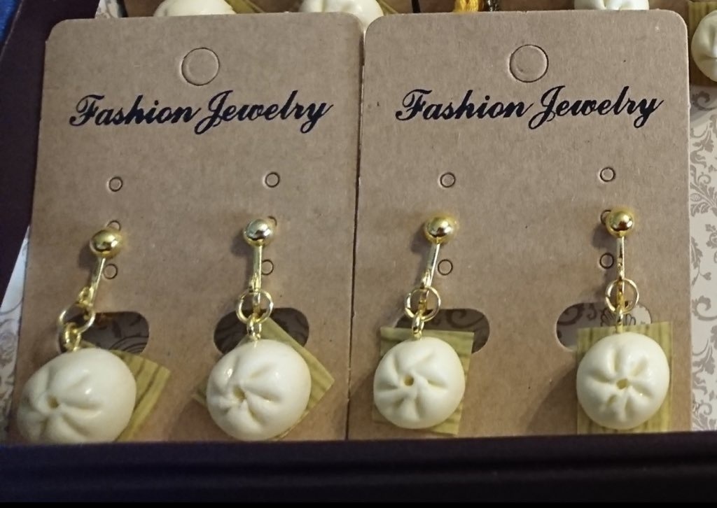 【イヤリング】チャールズの好きな肉まん