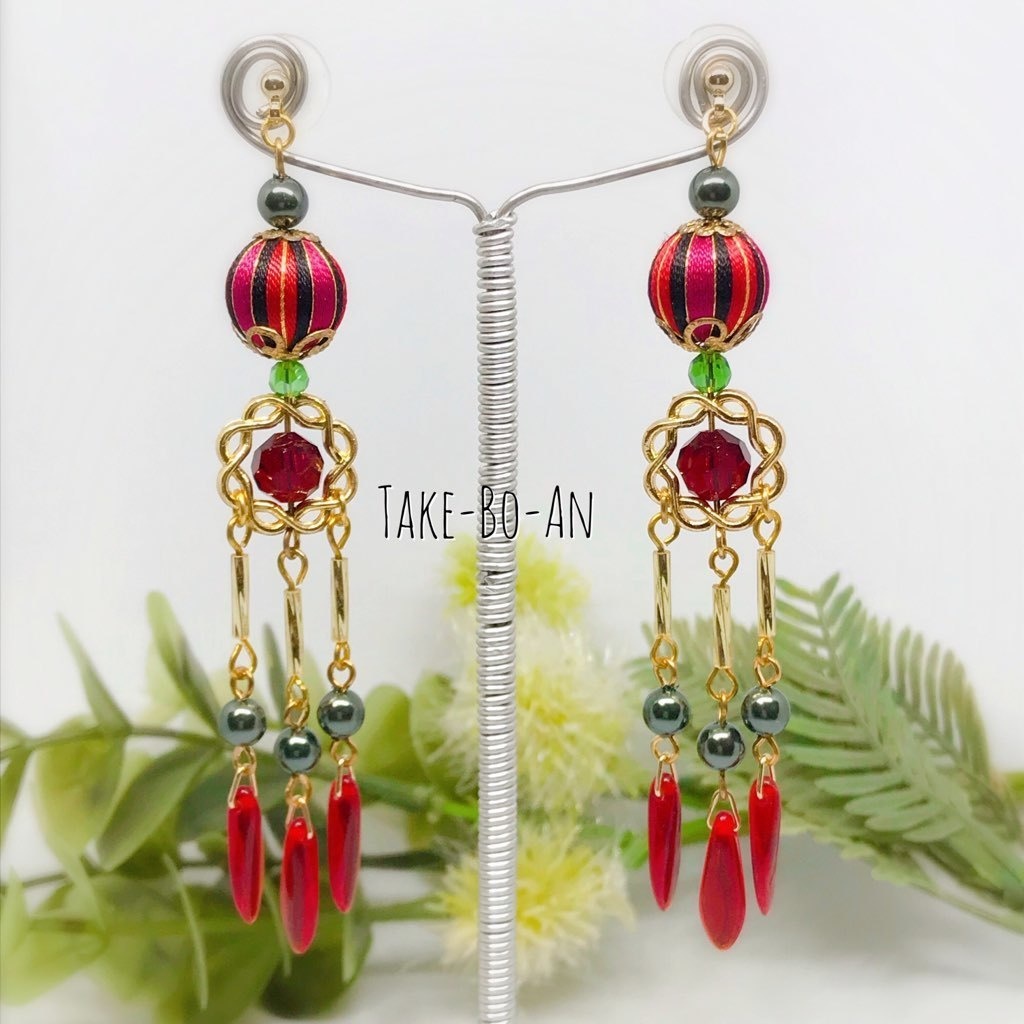 真夜中の仮面舞踏会 耳飾り