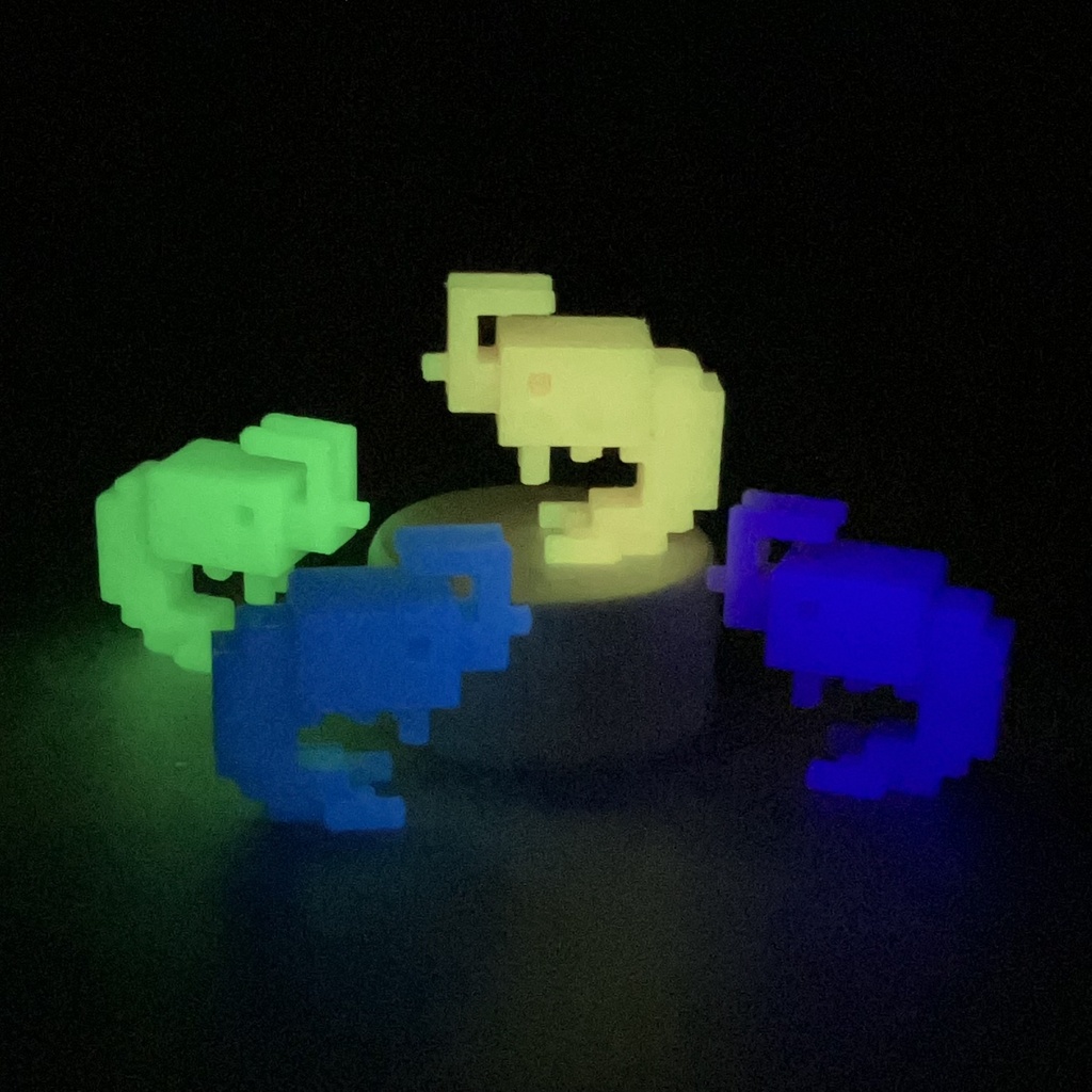 【蓄光】小さな3Dドットのエビさんフィギュア(ソーダカラー)