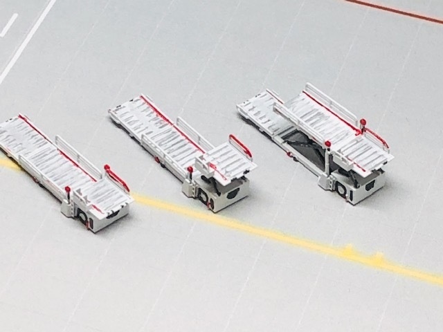 1/400 GSEシリーズ No.1 ハイリフトローダーセット(塗装済み完成品)Cargo Loader Set(Painted finished product kit)