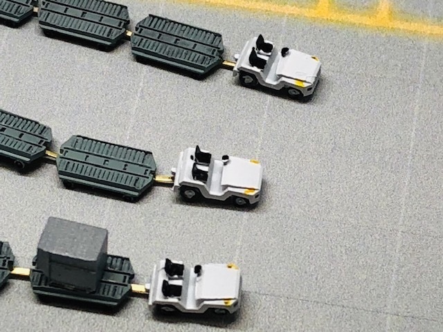 1/400 GSEシリーズ No.2 カーゴトラクター&ドーリーセット(塗装済み完成品)Cargo Tractor & Dolly Set(Painted finished product kit)