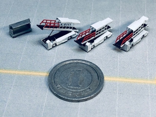 1/400 GSEシリーズ No.3 ベルトローダーセット(塗装済み完成品)Belt Loader Set(Painted finished product kit)