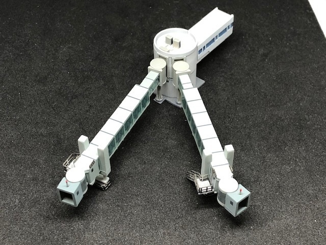 1/400 空港情景シリーズ1 羽田空港第1ターミナルPBB接続塔Ver.2(塗装済み完成品)(ジェミニジェット、JCWINGS対応版)