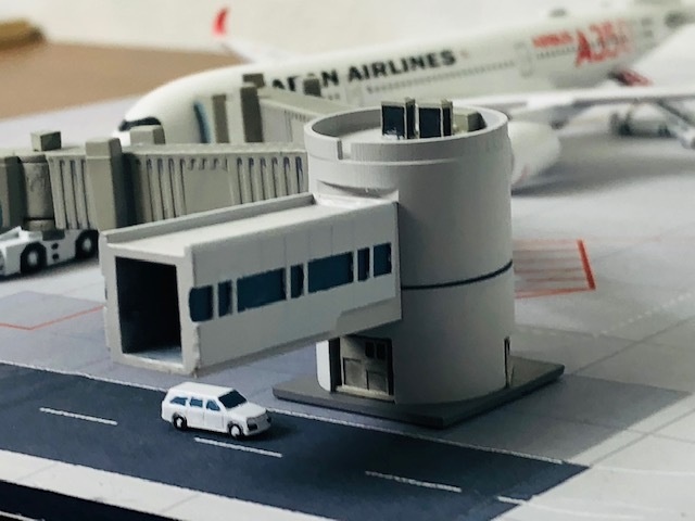 1/400 空港情景シリーズ1 羽田空港第1ターミナルPBB接続塔Ver.2(塗装済み完成品)(ジェミニジェット、JCWINGS対応版)