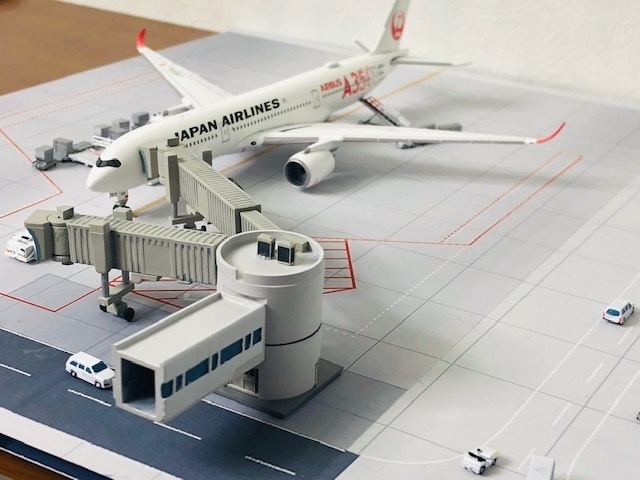 1/400 空港情景シリーズ1 羽田空港第1ターミナルPBB接続塔Ver.2(塗装済み完成品)(ジェミニジェット、JCWINGS対応版)
