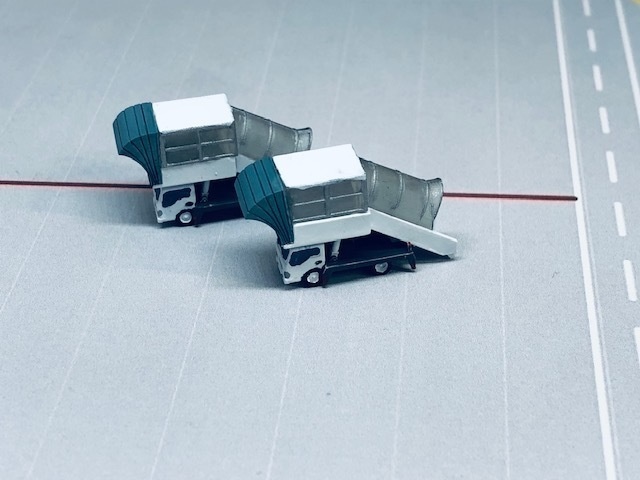 1/400 GSEシリーズ No.6 パッセンジャーステップ(小型機用)