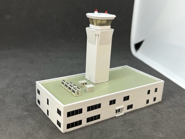 1/400 空港情景シリーズ4 地方空港管制塔&航空局庁舎ビル