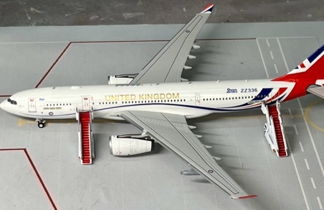 1/400 GSEシリーズ No.21 VIP用パッセンジャーステップセット(塗装済み完成品)