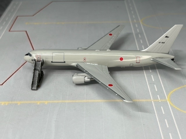 1/400 GSEシリーズ No.21 自衛隊用パッセンジャーステップセット(塗装済み完成品)