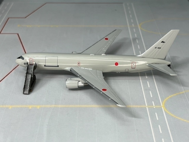 1/400 GSEシリーズ No.21 自衛隊用パッセンジャーステップセット(塗装済み完成品)
