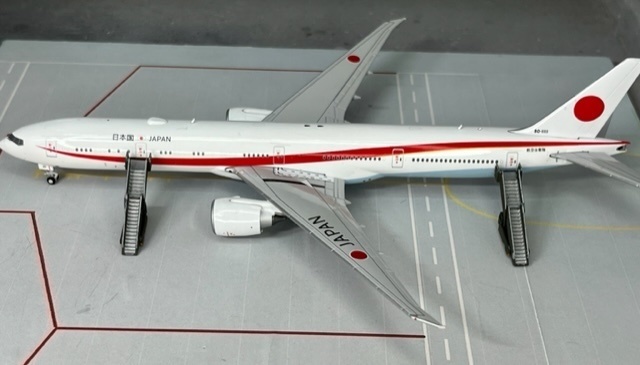 1/400 GSEシリーズ No.21 自衛隊用パッセンジャーステップセット(塗装済み完成品)