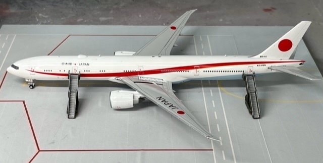 1/400 GSEシリーズ No.21 自衛隊用パッセンジャーステップセット(塗装済み完成品)